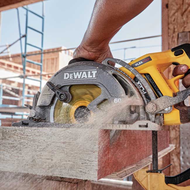 DeWALT Flexvolt 60V Max 71/4 in Cordless Worm Drive Style Saw with 9