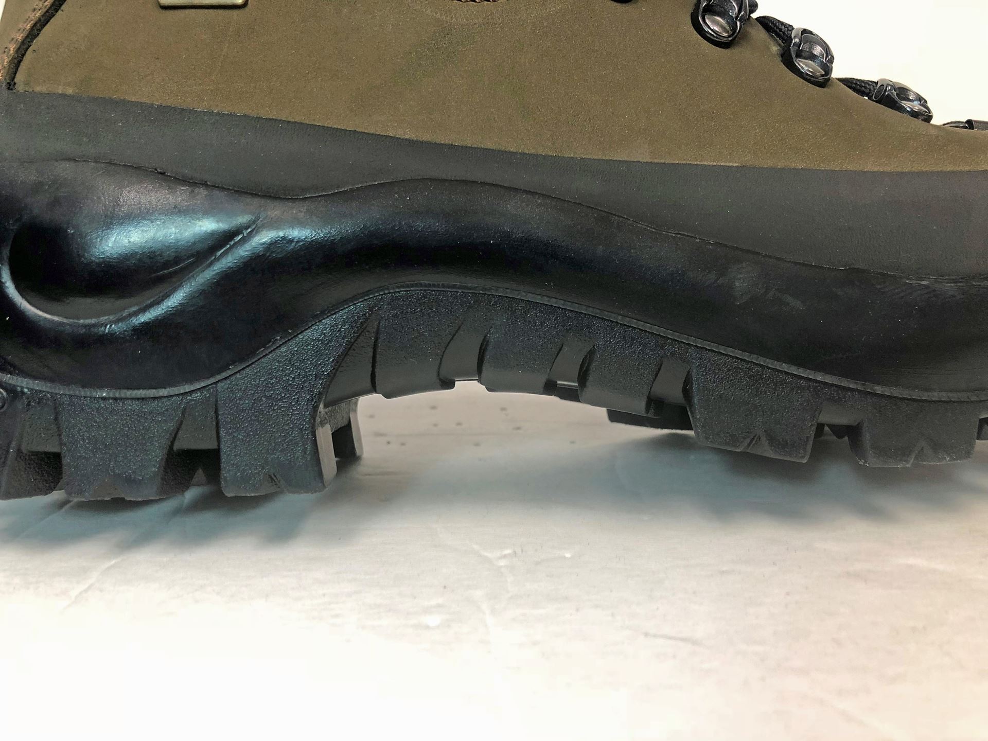 Hoffman boots lineman top