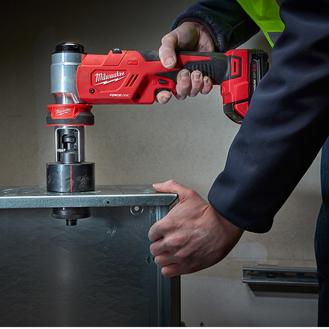 Milwaukee M18 Force Logic Six Ton Knockout Tool Kit from GME Supply