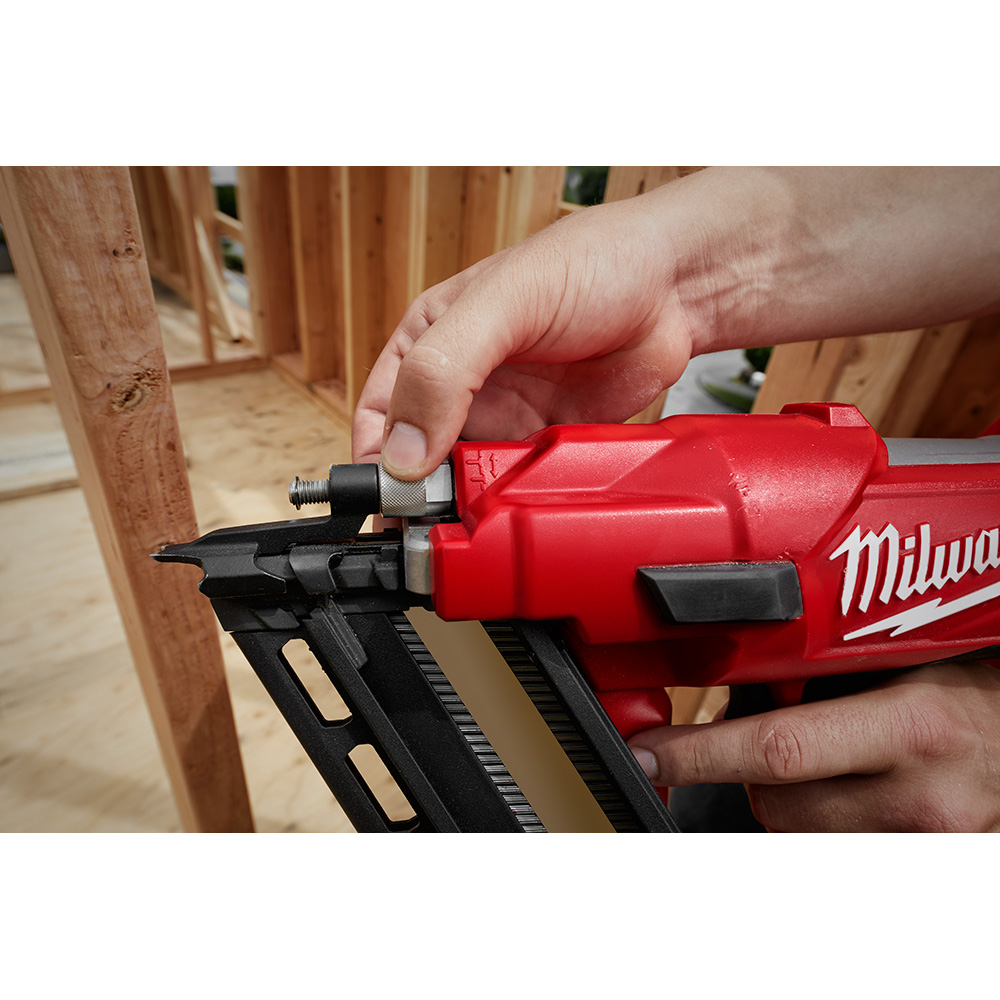 Milwaukee M18 FUEL 30 Degree Framing Nailer Kit - GME Supply