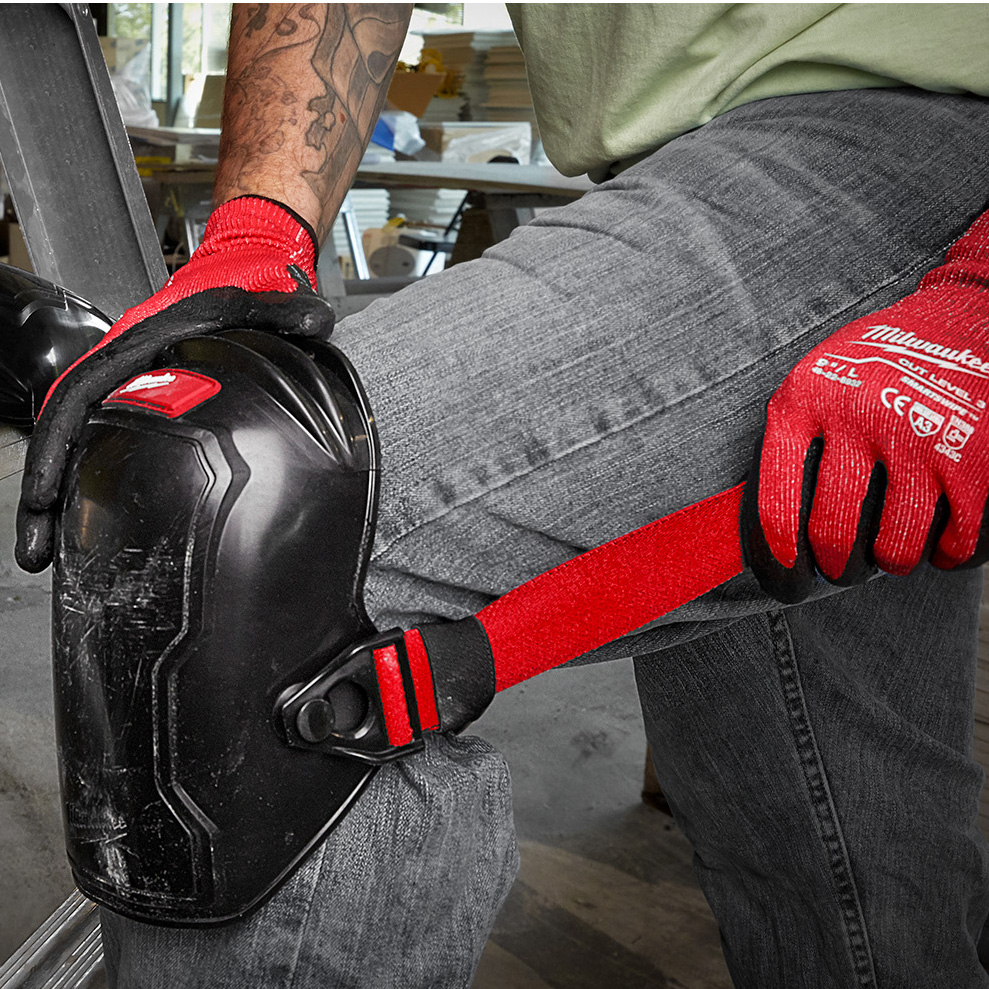 Milwaukee Free Flex Knee Pads from GME Supply