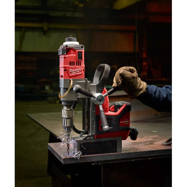 Milwaukee M18 FUEL 1-1/2 Inch Magnetic Drill with Optional Kit from GME Supply