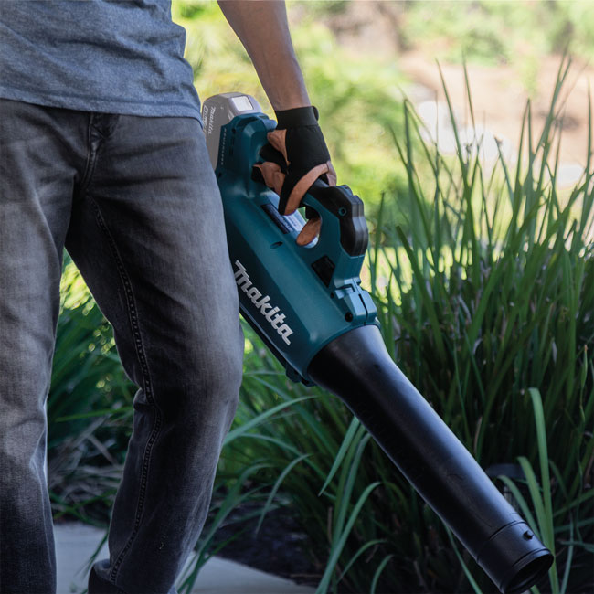 Makita 18V LXT Lithium-Ion Brushless Cordless Blower (Bare Tool) from GME Supply