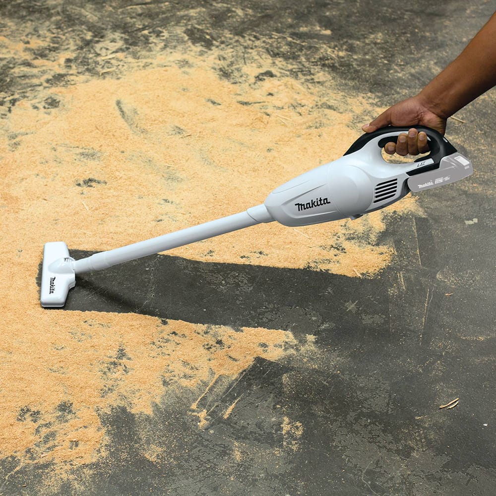 Makita 18V LXT Lithium-ion Compact Cordless Vacuum - Thumbnail 4